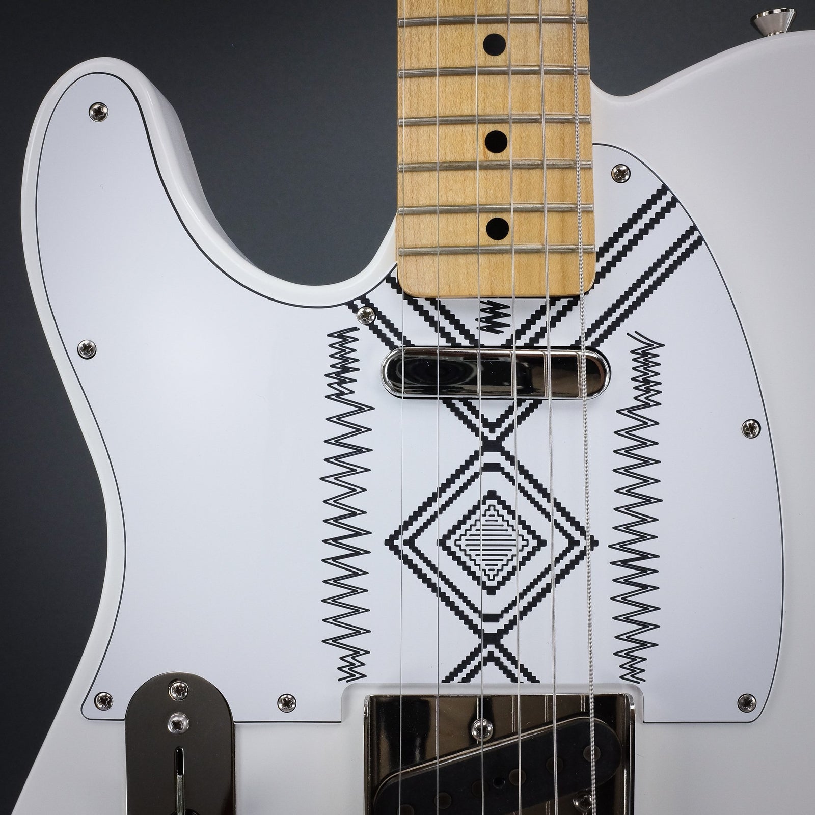 Eyedazzler - Left-handed Telecaster Pickguard - White/Black/White