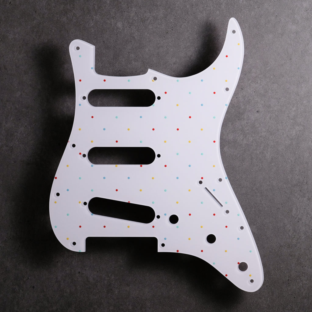 Dots at the Beach - Stratocaster Pickguard - White