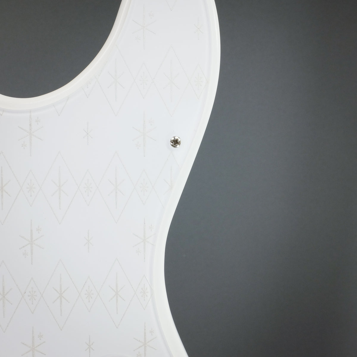 MAYBELLENE - Pearl on White